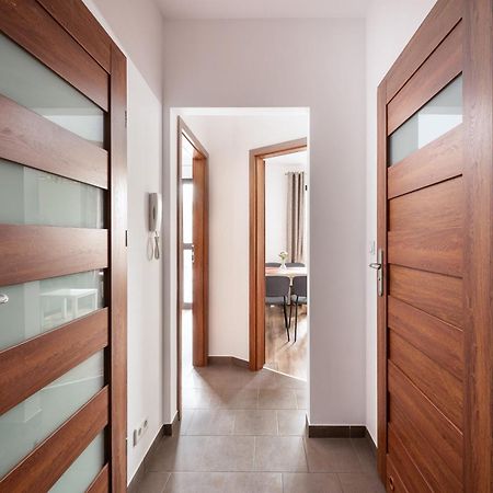 Metro Plocka Cosy Apartment وارسو المظهر الخارجي الصورة