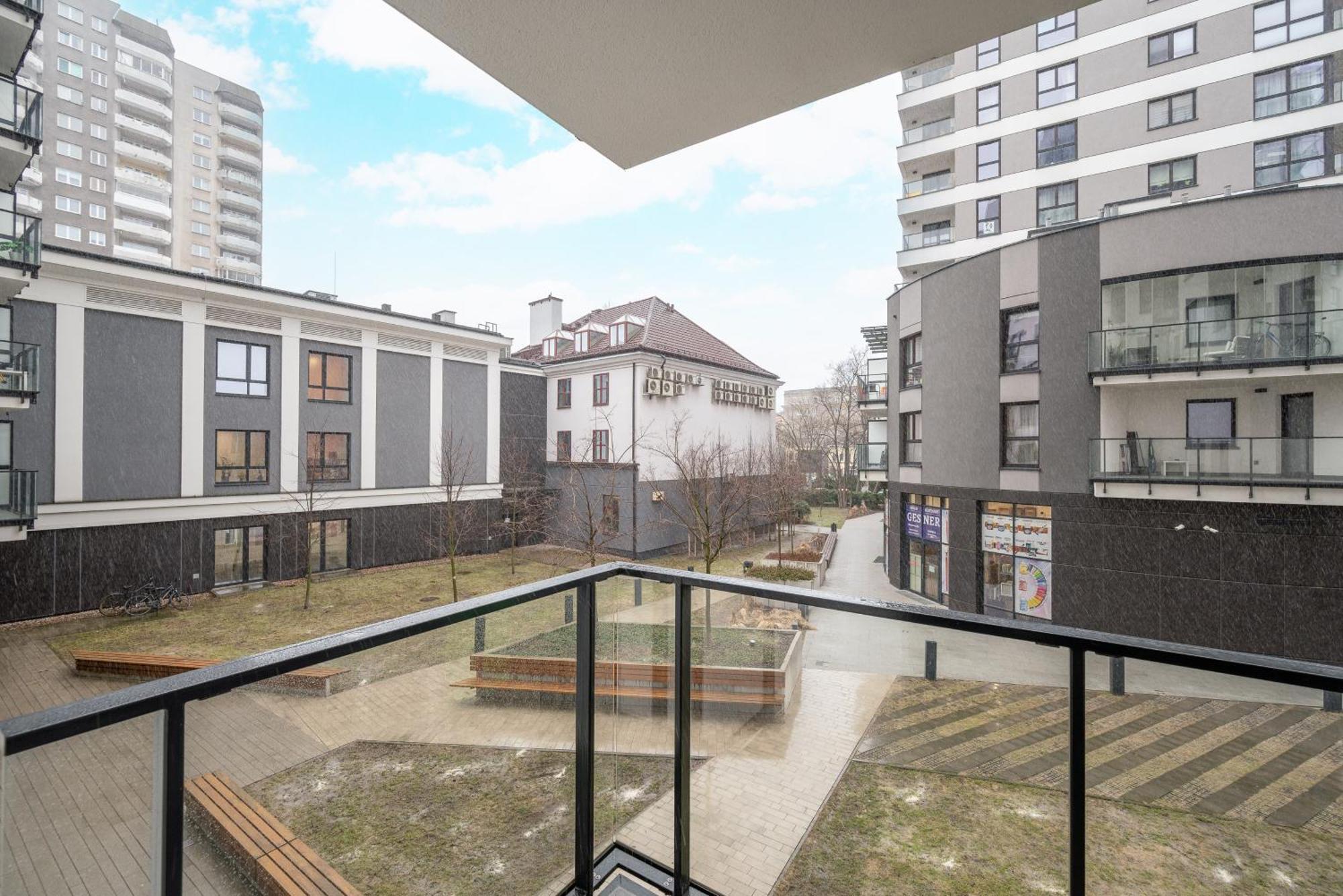 Metro Plocka Cosy Apartment وارسو المظهر الخارجي الصورة