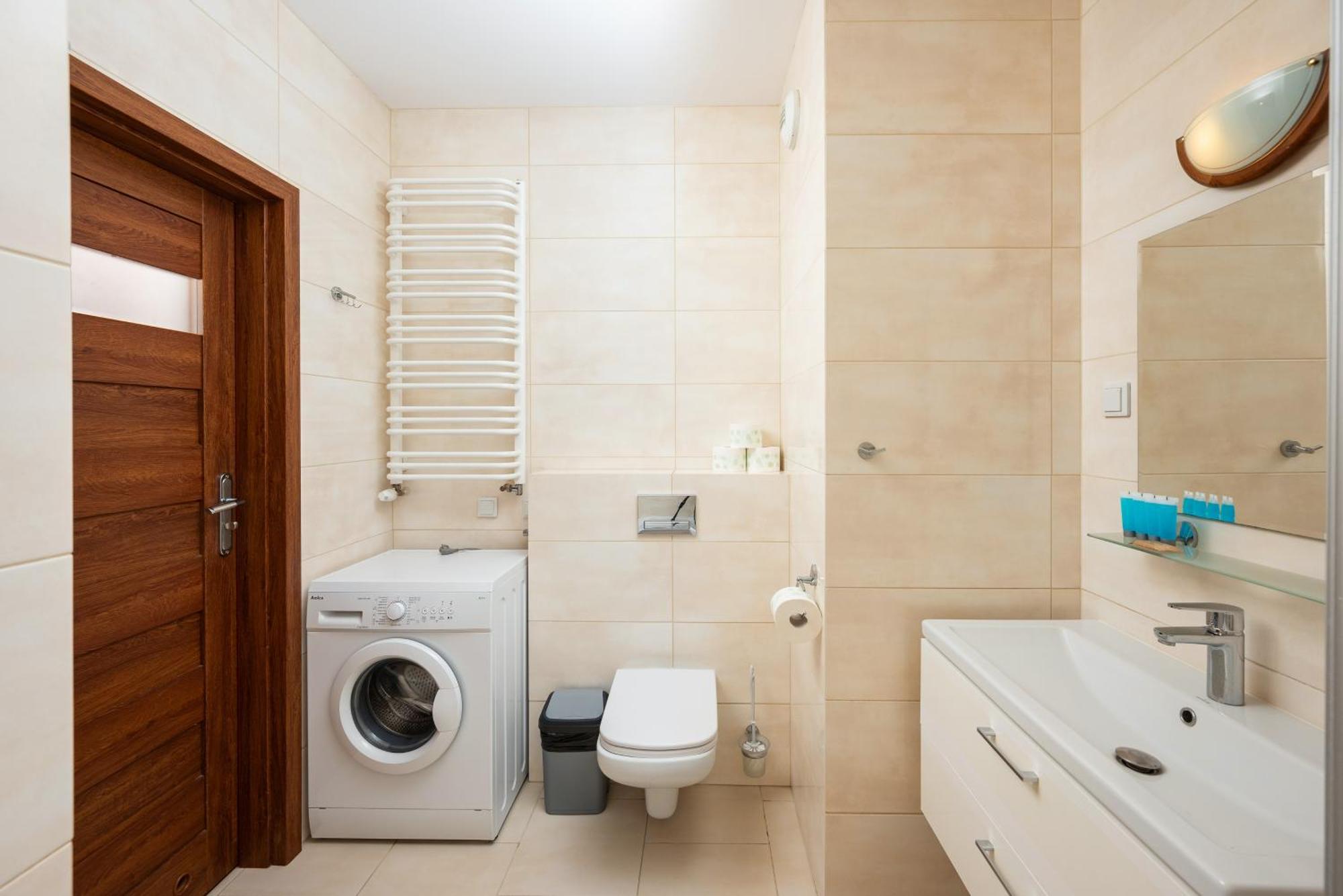 Metro Plocka Cosy Apartment وارسو المظهر الخارجي الصورة